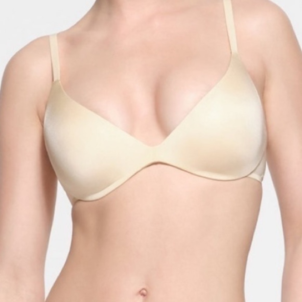 Skims Wireless Form Plunge Push Up Padded Bra Ivory Cream